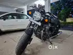 SUPER METEOR 650 ASTRAL BLACK