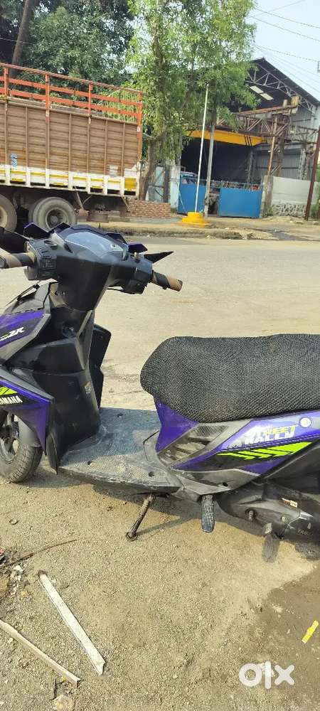 Achi gadi hai jisko chaiye jaldi batao