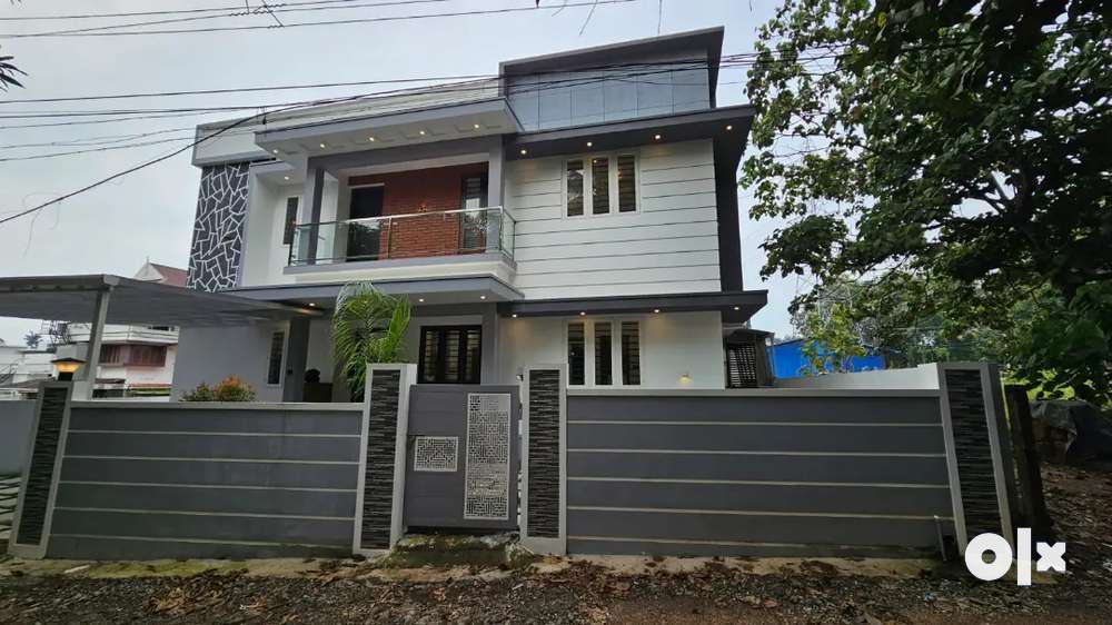 New 4bhk independent house for sale in Aluva Kodikuthmala