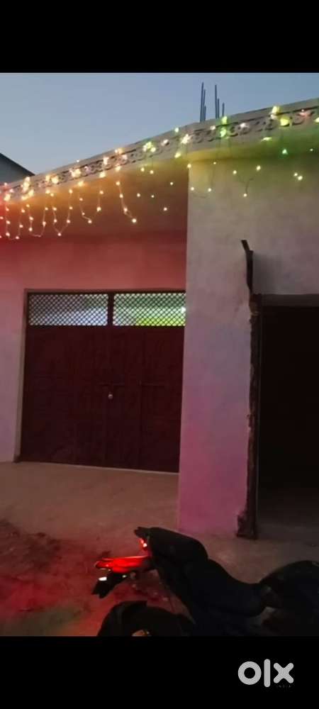 2 years old contruction, 1 Biz size hall(open space) 3 shop