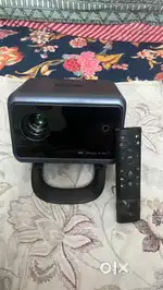 Egate i9 pro Projector with tripod screen in excellent condtion