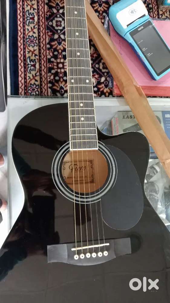 2 Months old Fiero Guitar New condition