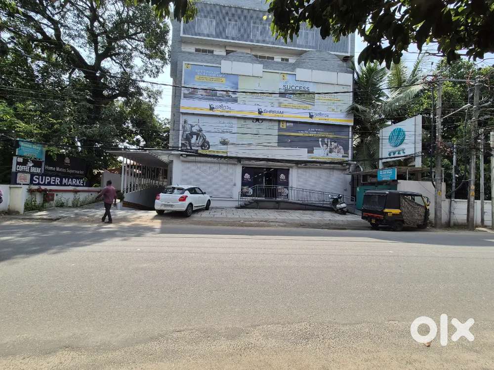 2500 sq ft ground floor for rent