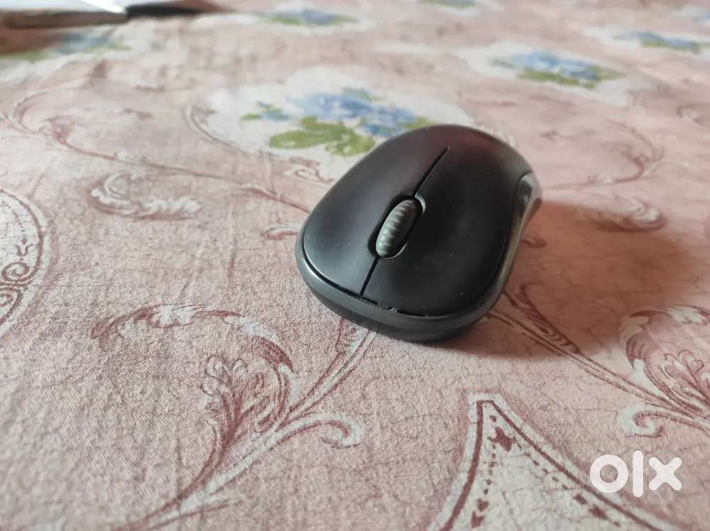Logitech B175 wireless mouse