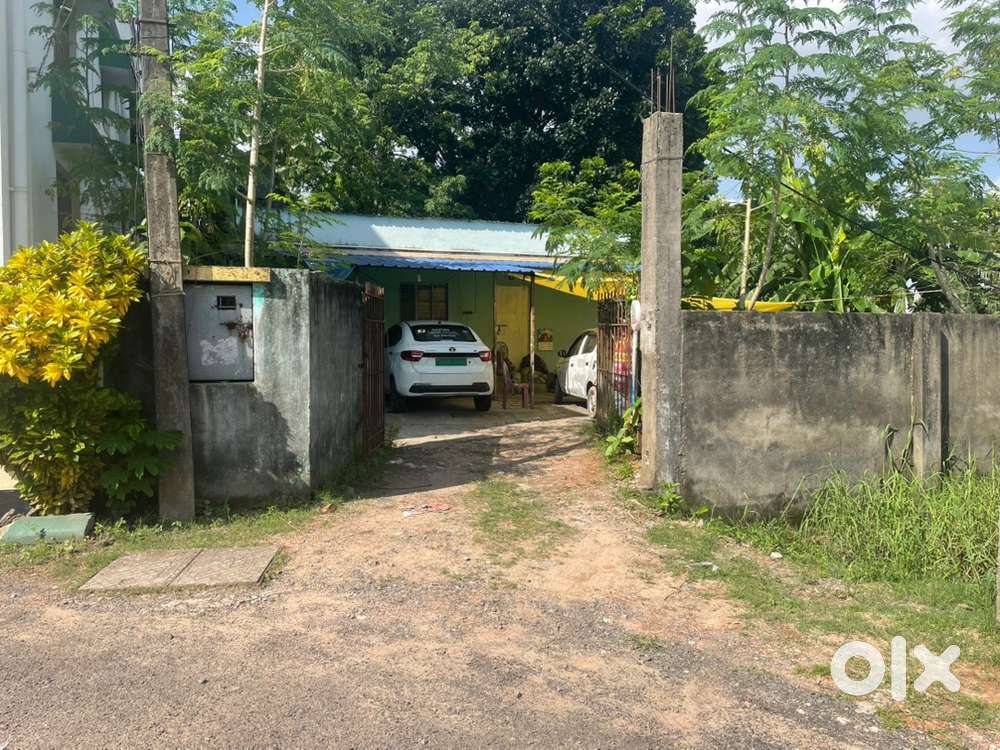 Factory/Warehouse on 2100 sqft Plot