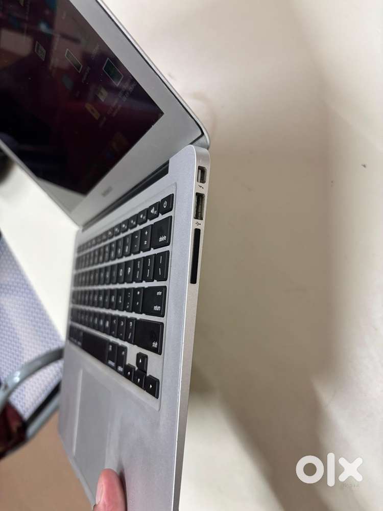 2017, perfect condition, 7hr battery backup