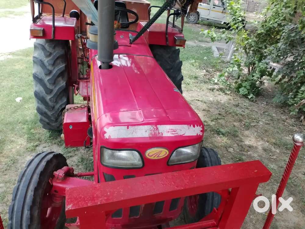 Mahindra 275 Tractor