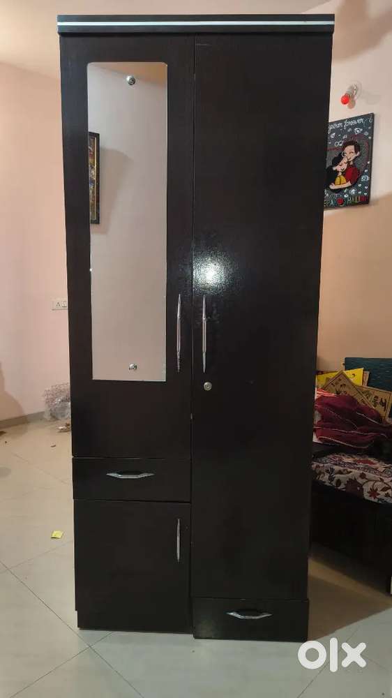 6x3 Wooden Wardrobe – Excellent Condition