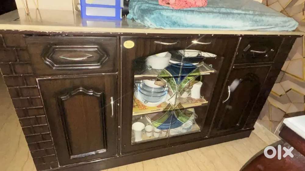 Crockery cabinet with marble top