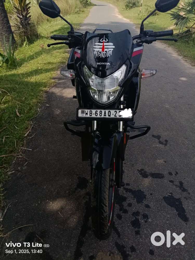 Brand new bike ,zero scratches, fully serviced new bike
