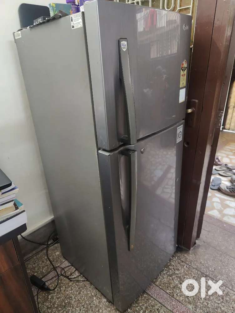 L.G Refrigerator Double Door 260 litter