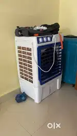 Brand new cooler  4 months old with new wheels