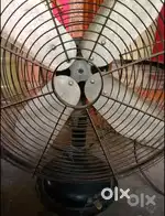 Well in condition table fan