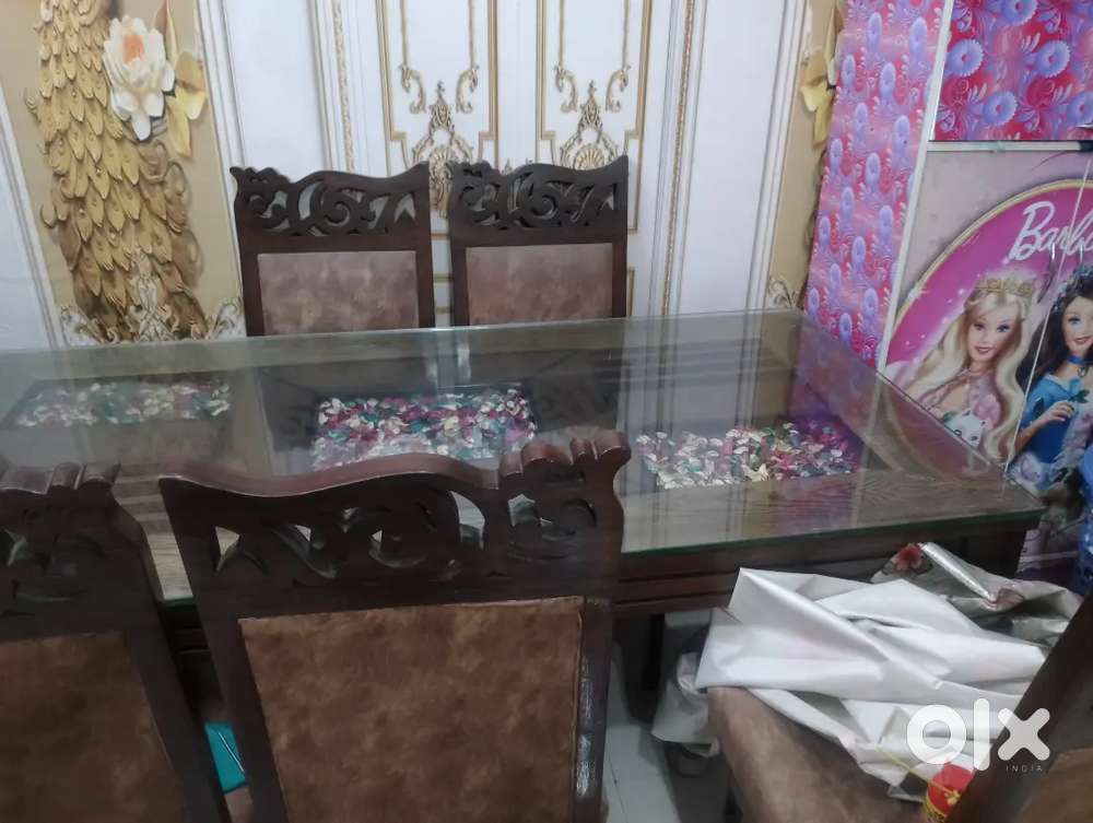 Dinning table with 6 chairs