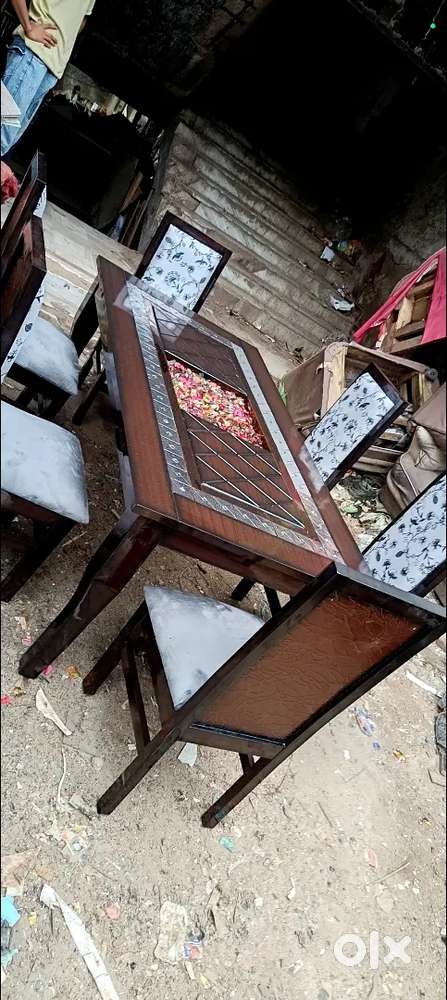 25000 dining table