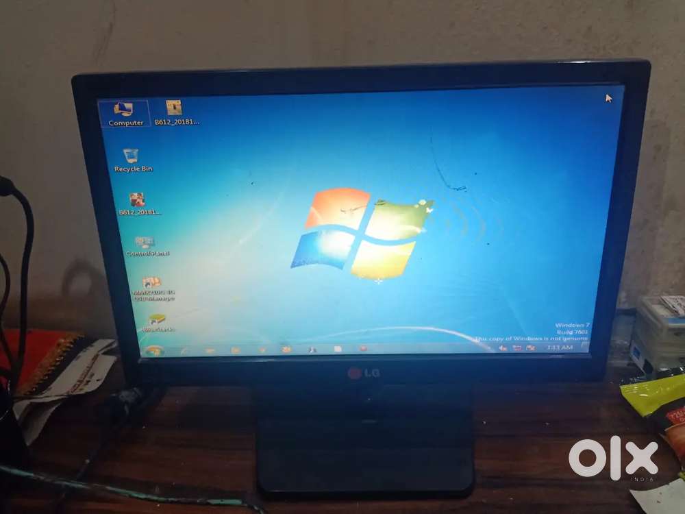 LG 16 inch LED Screen/Monitor