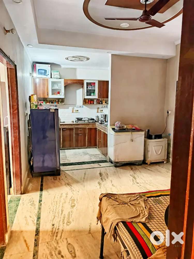 Looking for regular office going working male flatmate only