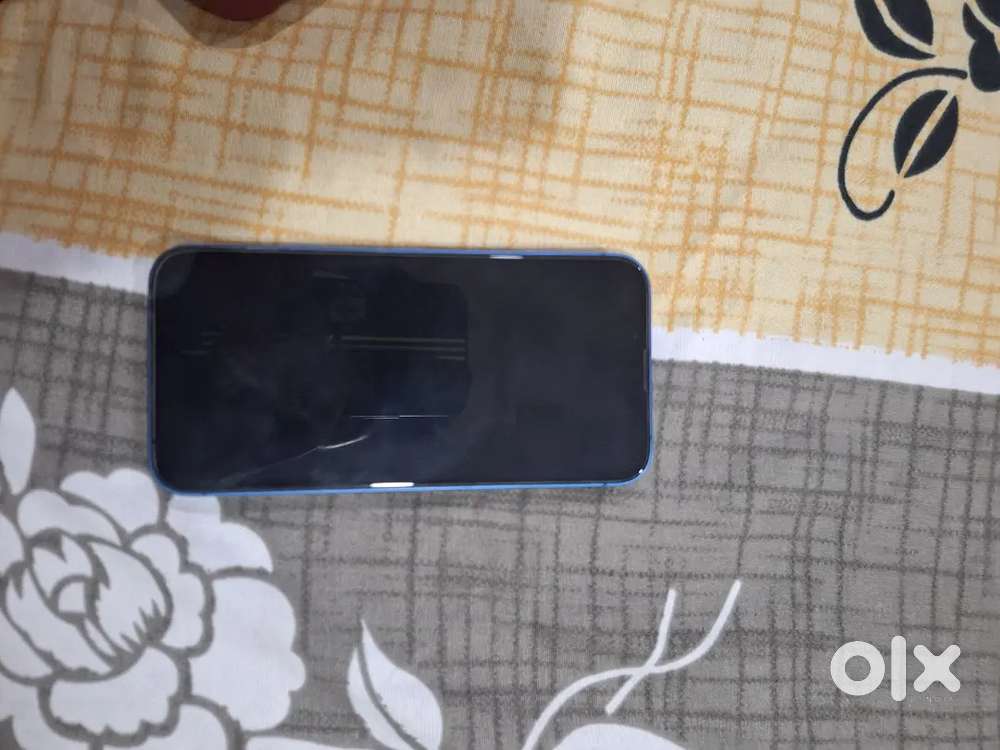 Iphone 13.vgood condition.with no scratch on body.everything working .