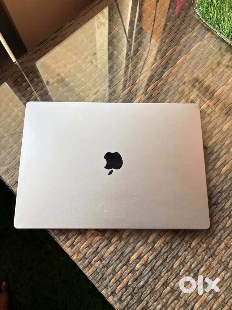 Apple Macbook M1 Max 64gb ram 1tb ssd 
24 core gpu 
A+ condition