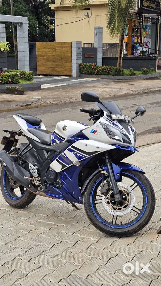 YAMAHA R15 V² SPECIAL EDITION