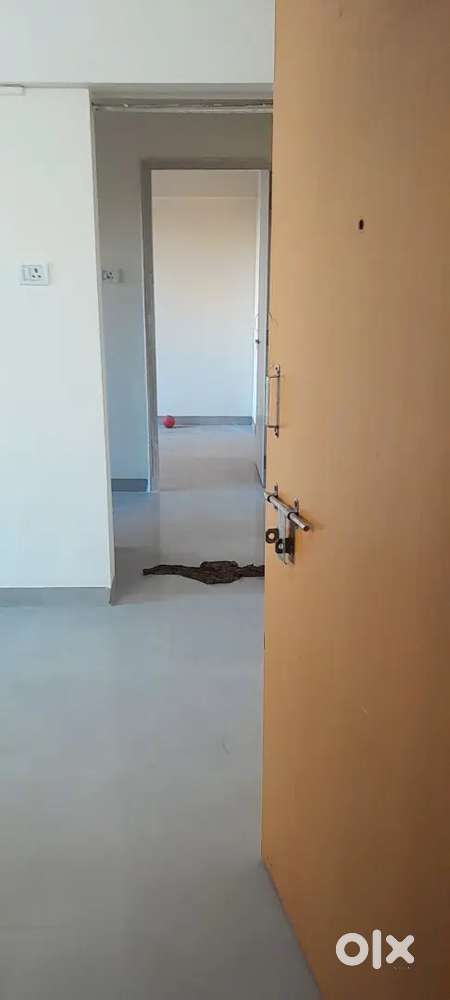 1bhk unfurnished flat at oshiwara