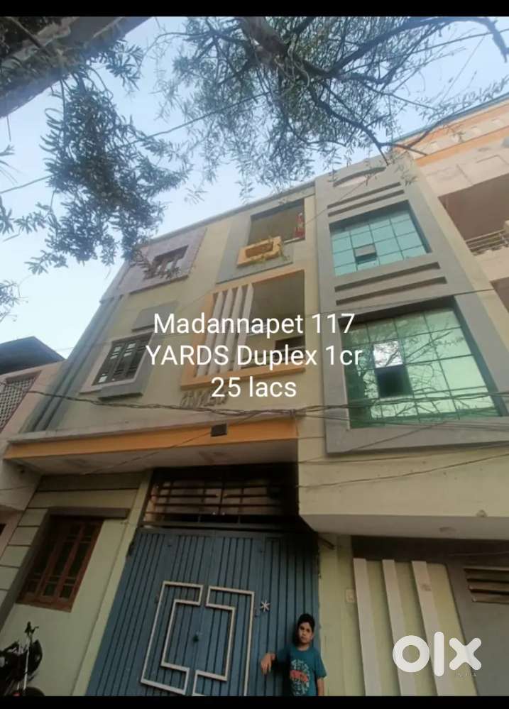 Madannapet near To signal 117 yards Duplex 1cr 25 lacs