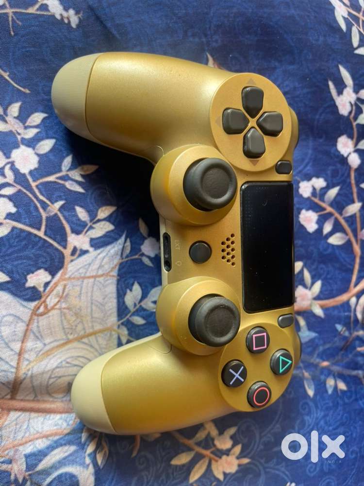 PS4 Controller Wired (Gold) No Bluetooth