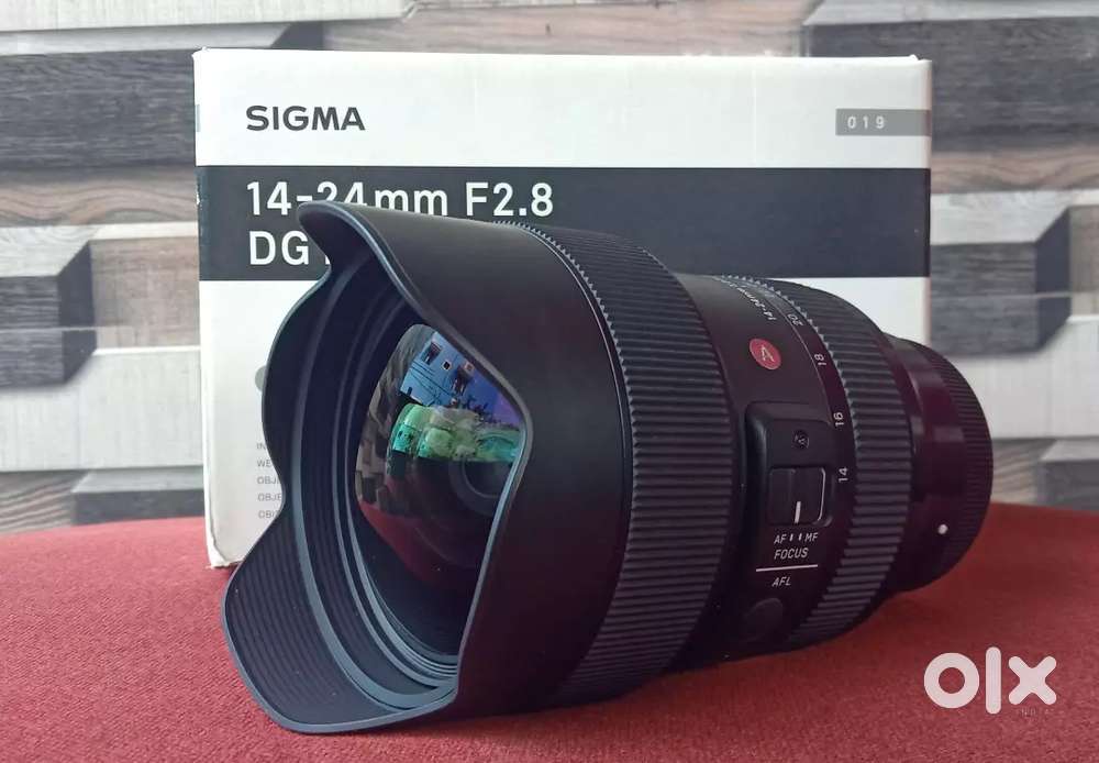 Sigma 14-24mm f 2.8 ultra wide lens for sale with box (Sony Mount)