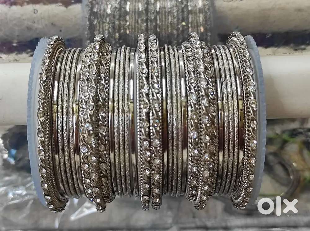 Imitation jewellery / Bangles