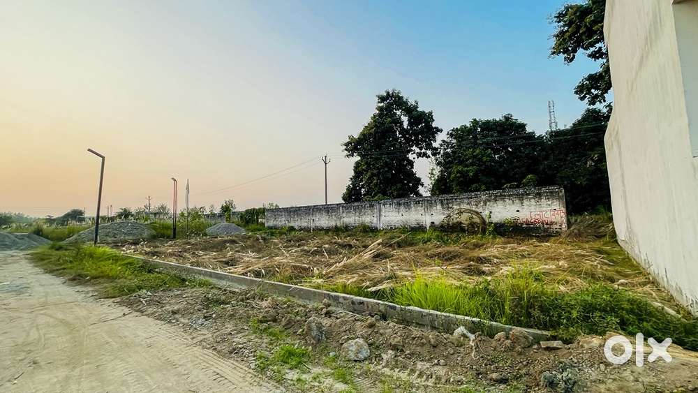 3 Facing Plot For Sale (Gated Society)  257 Gaj