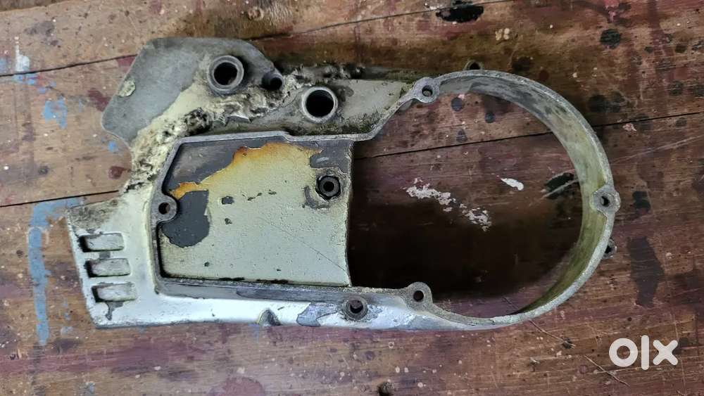 Yamaha rx100/1L1japan series clutch cover in good condition