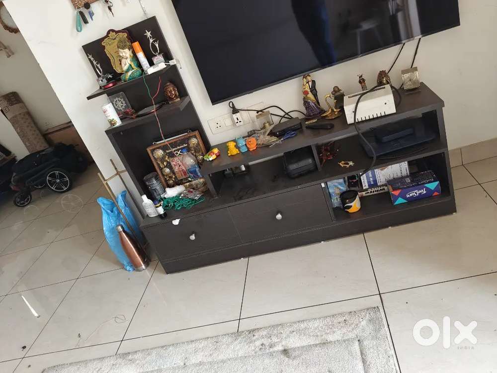 55 inch 3 years used one plus tv for sell with tv cabinet