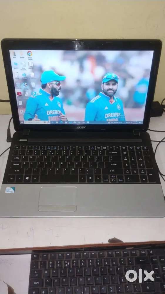 Acer laptop 4gb/1000gb