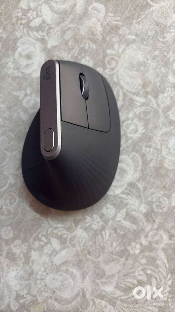 Logitech ergonomic vertical mouse new