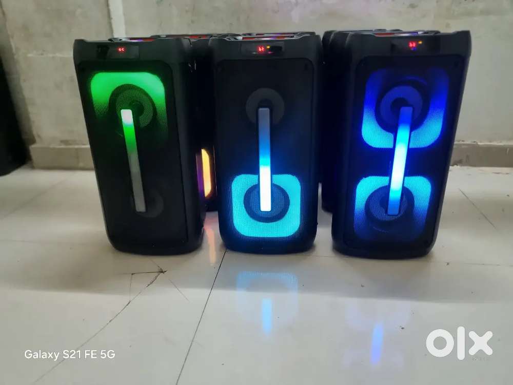 Bluetooth speaker with wireless mic