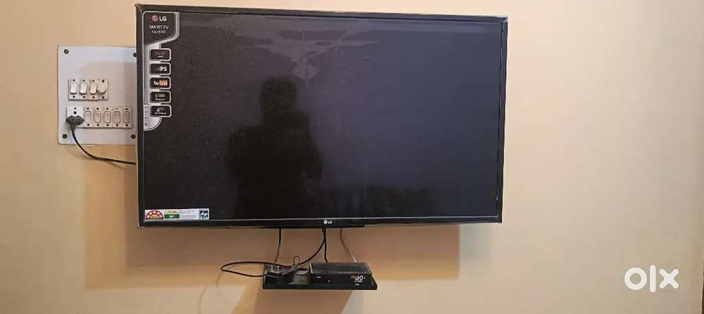 LG SMART TV 3 yrs used but looking like new