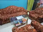 Shagun Lakri - Sofa set 3 + 2 in Good Condition -  (Sagwan wood)