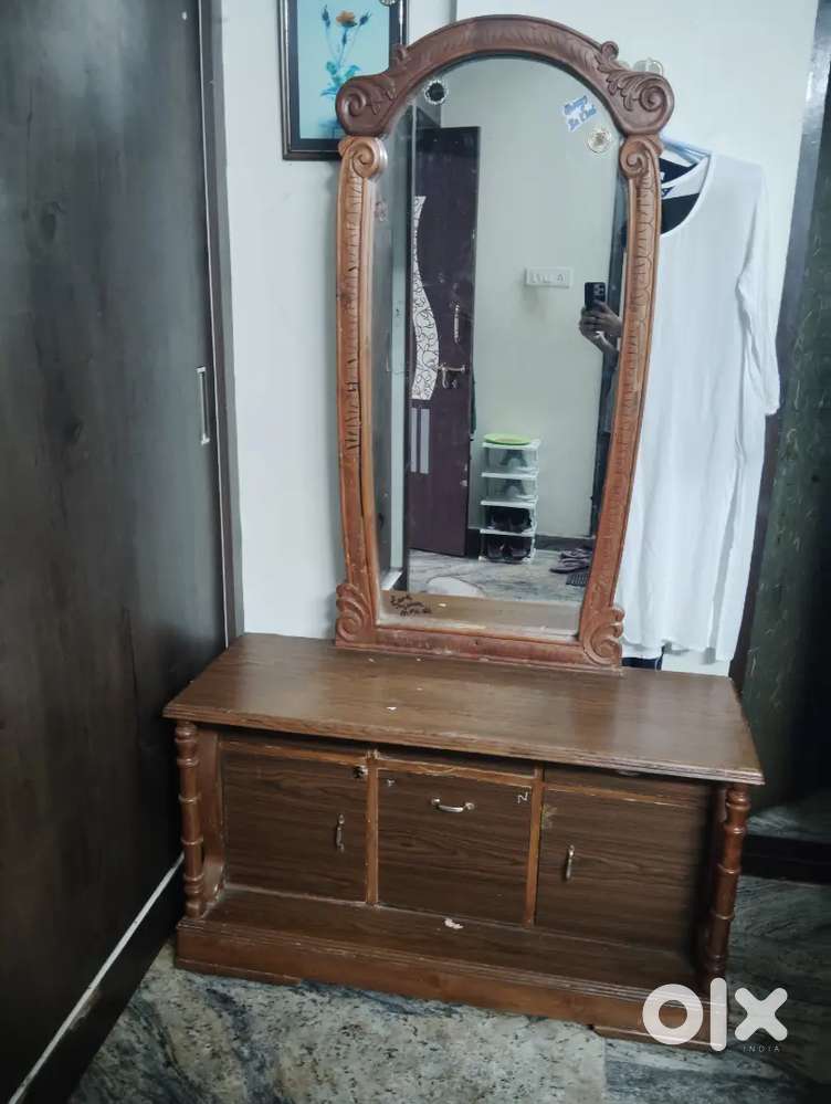 Taekwood dressing table