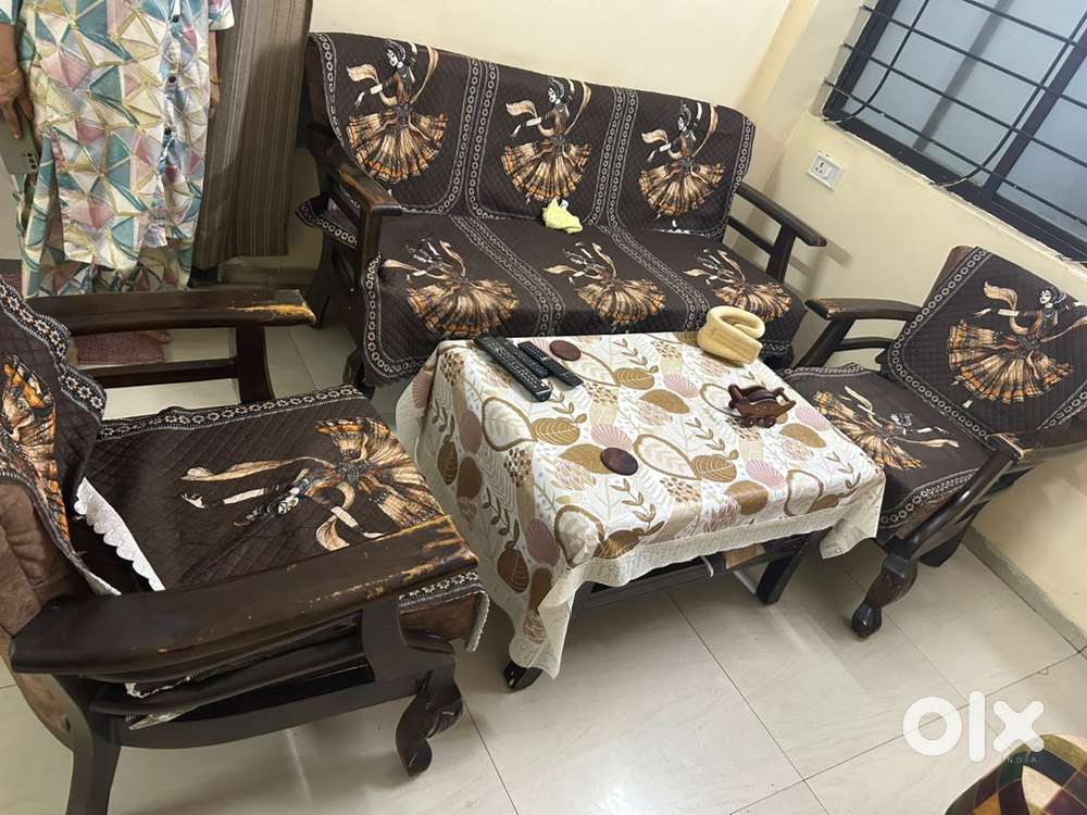 5 seater sofa set with designer centre table