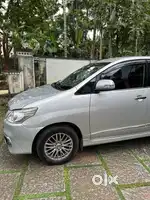Toyota Innova 2.5 V 7 STR, 2013