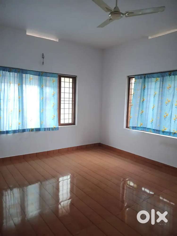 2bhk 1floor 16000rs family at panampilly nager passport office near