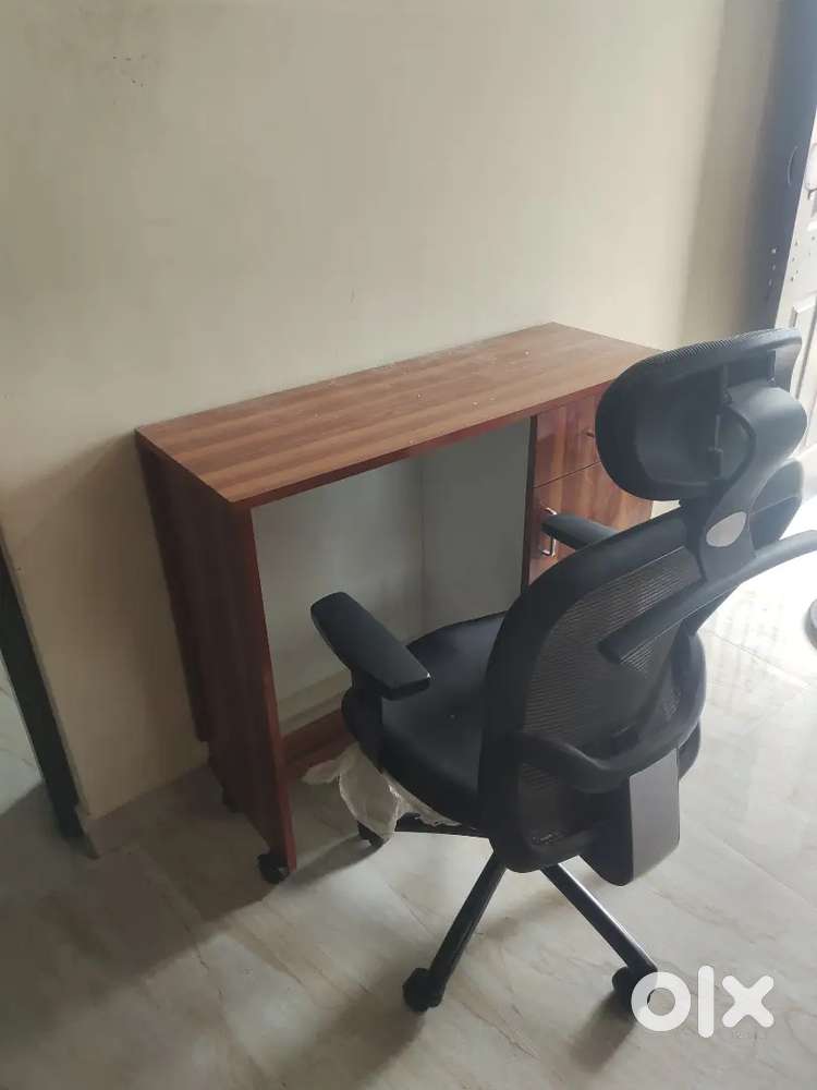 Computer table and office chair