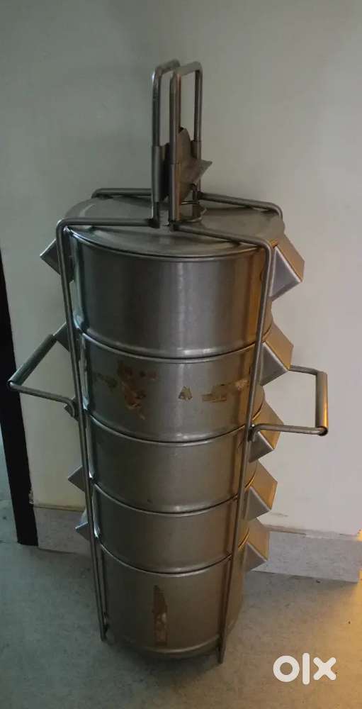 Food carrier