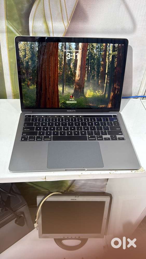 MacBook pro touchbar M2. 8gb 256gb 13.3” Retina display Rs 57k