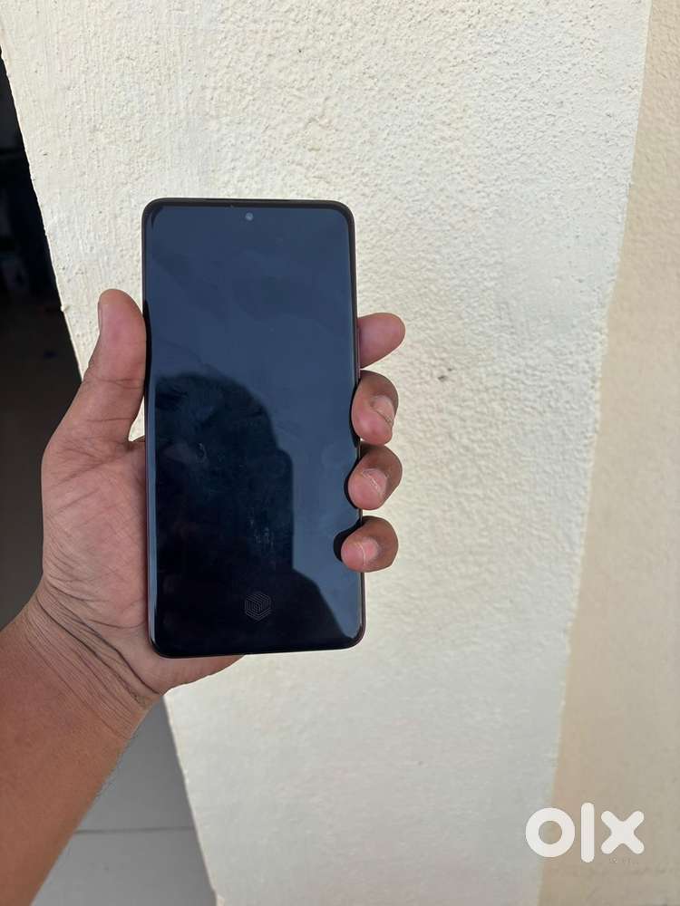 Vivo V50 8+8 GB RAM  128GB storage