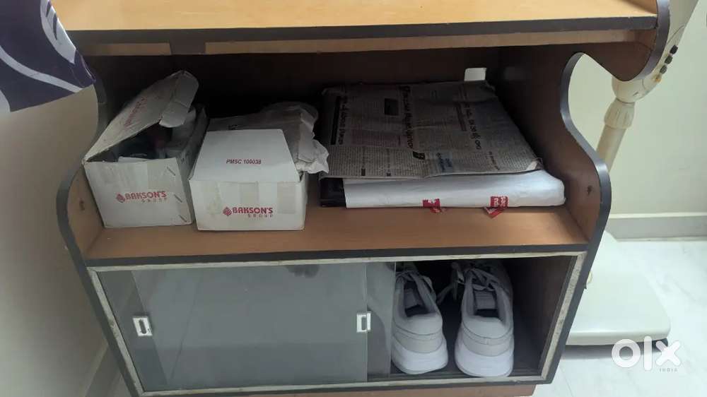 Tosiba tv with stand