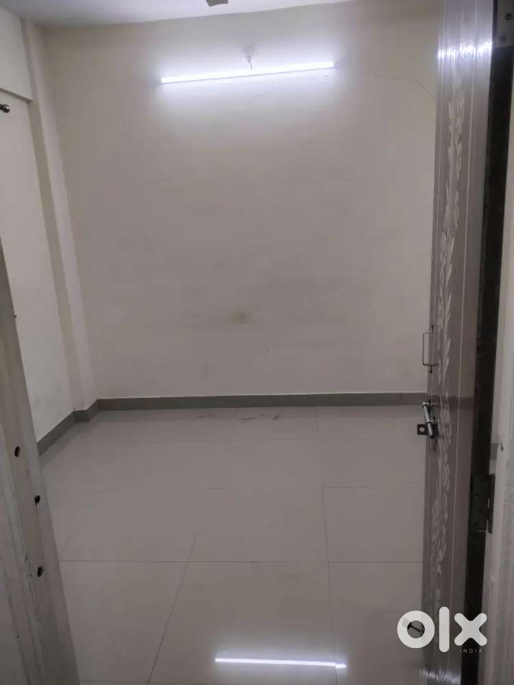 24hr water and c c tv