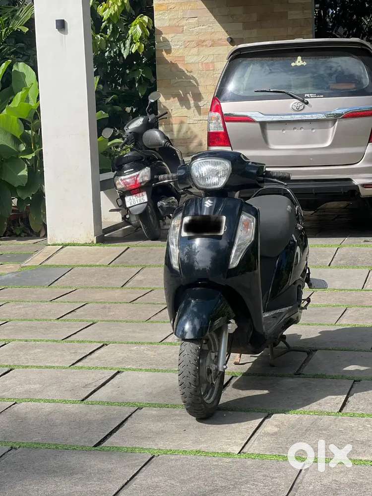 2019 black access 125