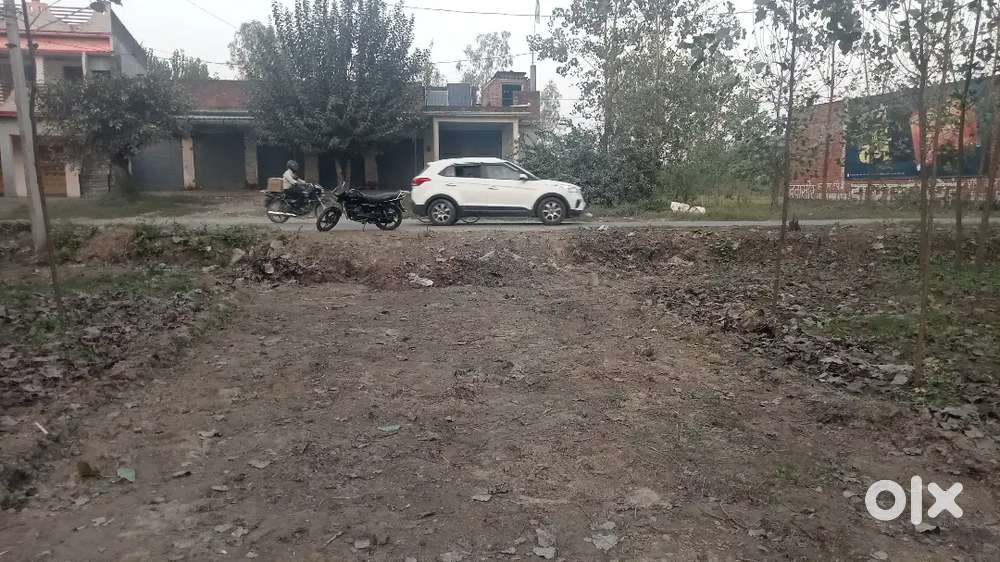 Shandar plot he suteble marriage hall & show room & shop on road