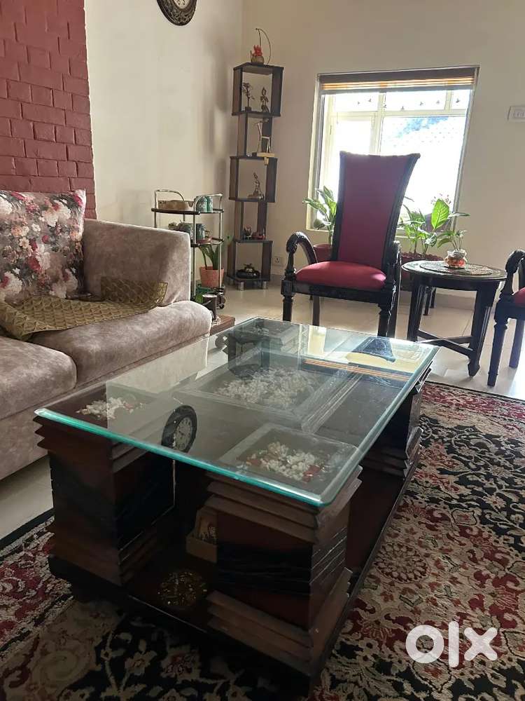 Centre Table for Drawing Room